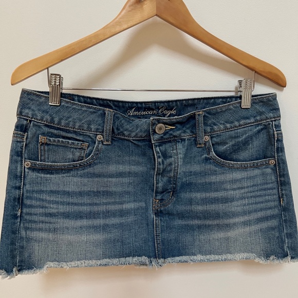 Vintage American Eagle Cut-Off Jean Mini Skirt Size 8 - Picture 5 of 7